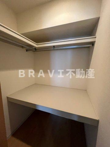グランルージュ谷町六丁目　BRAVI不動産の収納|【グランルージュ谷町六丁目】たっぷりとした収納スペースです