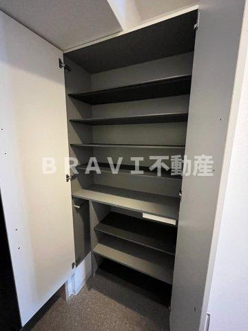 グランルージュ谷町六丁目　BRAVI不動産の玄関|【グランルージュ谷町六丁目】シューズボックスです