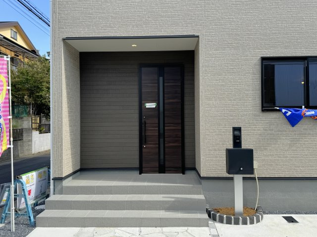 三郷市彦成1丁目新築戸建（彦成5期）のエントランス|エントランス・玄関ポーチ