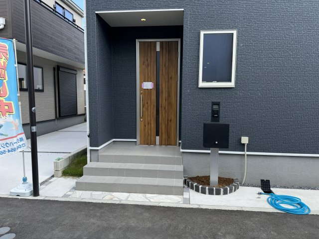 三郷市彦成1丁目新築戸建（彦成5期）のエントランス|エントランス・玄関ポーチ