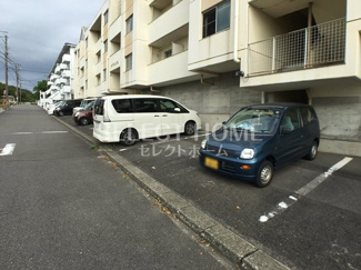 【駐車場】 | 駐車場に車を止められます