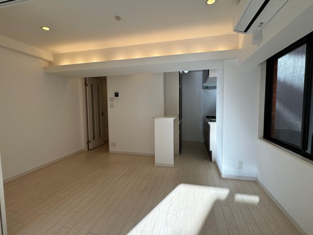 アパートメント麻布No.10 503号室の居間・リビング