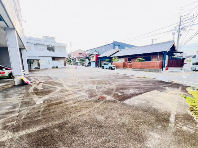美合町入込貸店舗の駐車場