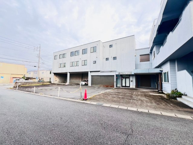 美合町入込貸店舗の駐車場