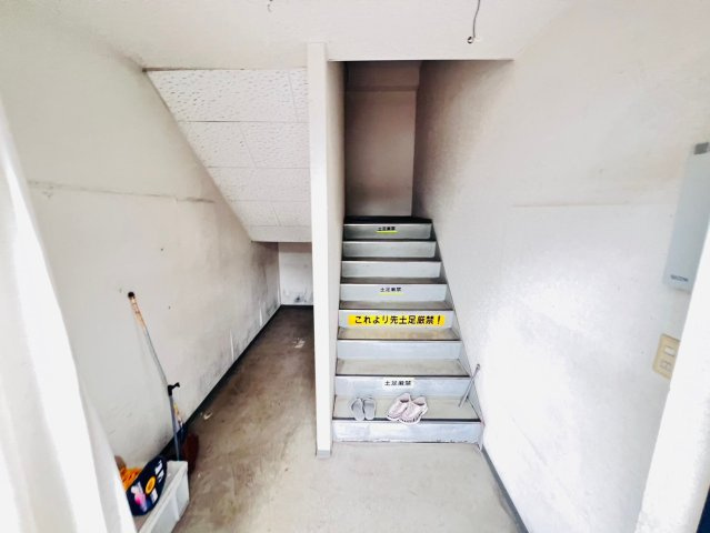 美合町入込貸店舗の内装