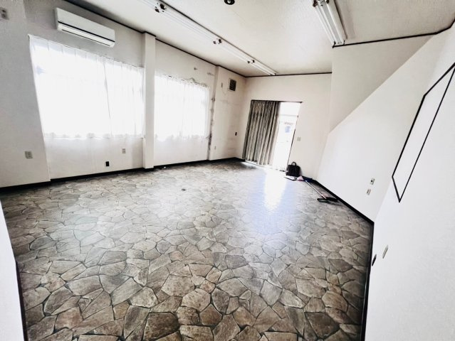 美合町入込貸店舗の内装