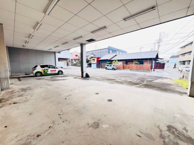 美合町入込貸店舗の駐車場
