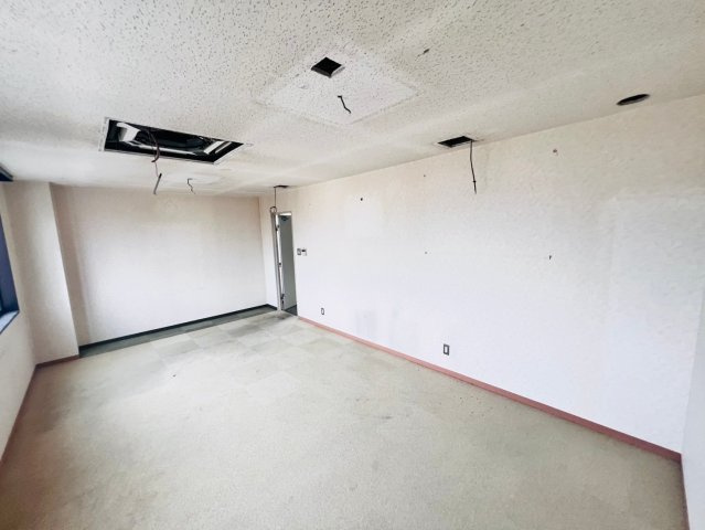 美合町入込貸店舗の内装