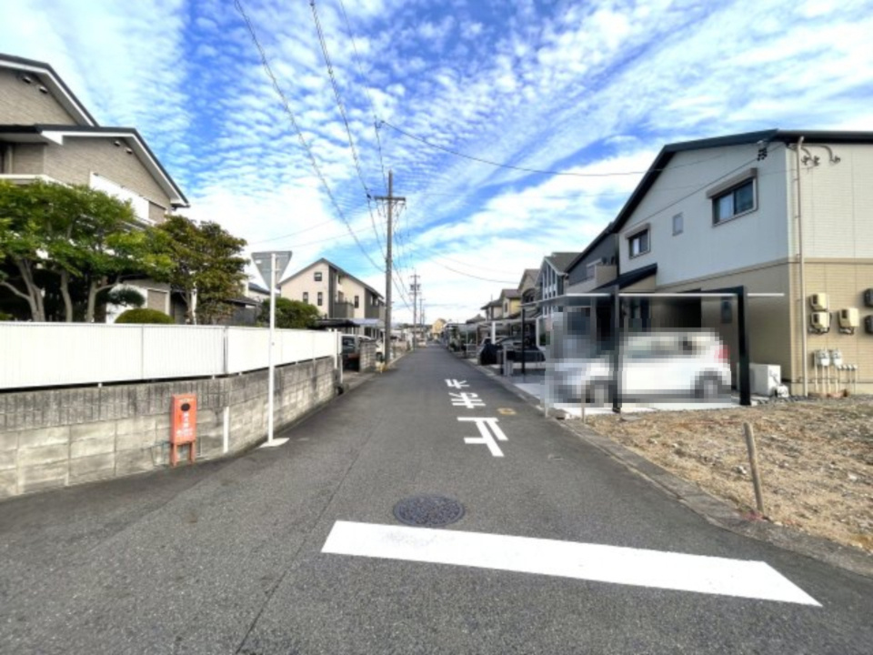 【前面道路含む現地写真】の画像