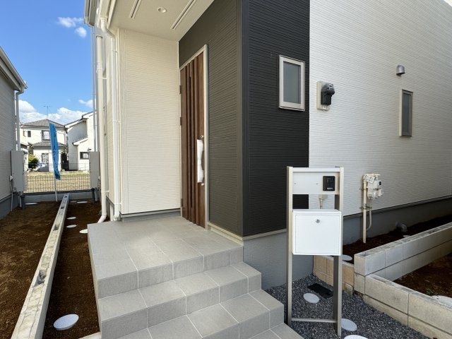 三郷市彦成2丁目新築戸建のエントランス|エントランス・玄関ポーチ