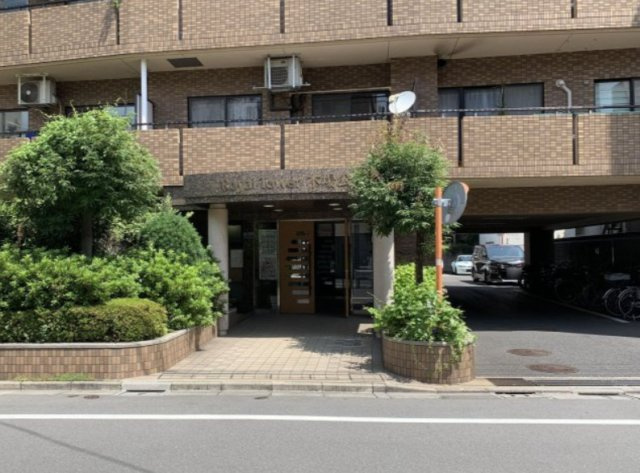 ロイヤルタワー木場公園のエントランス