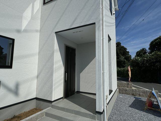 市川市柏井町4丁目新築戸建（柏井町23-1期）のエントランス|エントランス・玄関ポーチ