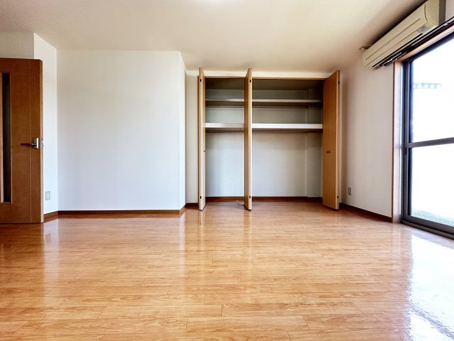 フォブールわげんの洋室