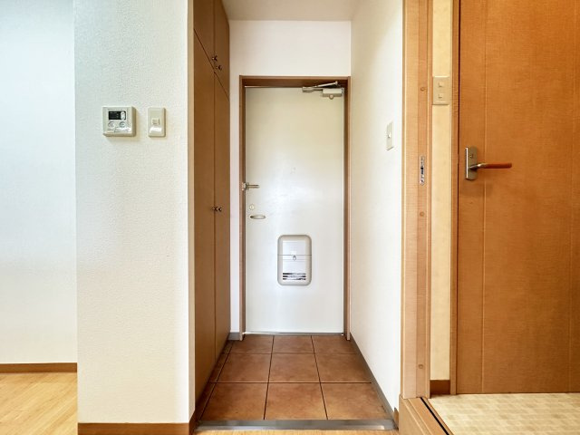 フォブールわげんの玄関