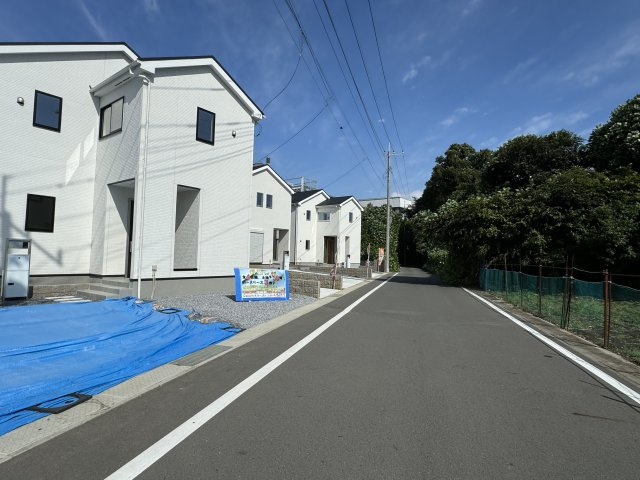 市川市柏井町4丁目新築戸建（柏井町23-1期）の前面道路含む現地写真|東側前面道路・幅員約6ｍ