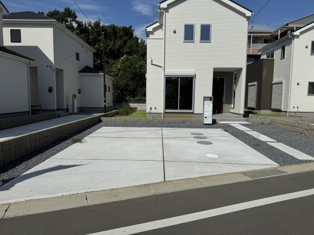 市川市柏井町4丁目新築戸建（柏井町23-1期）の駐車場|3号棟駐車スペース・並列２台駐車可