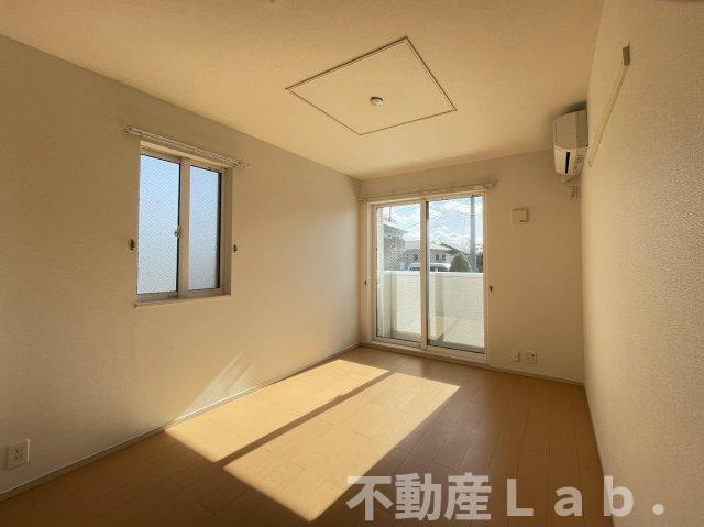 グレイスフル松山の居間・リビング