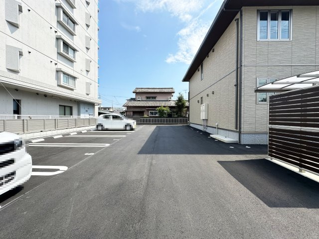 シャーメゾン パン キャトルの駐車場