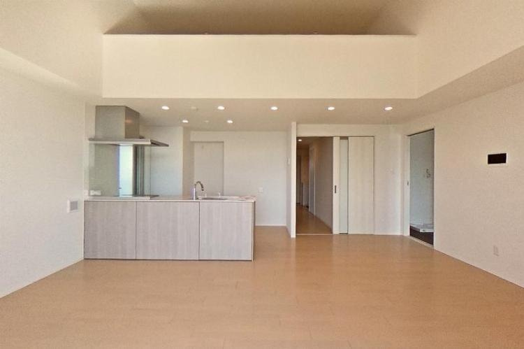 高知駅スクエアの居間・リビング|物件の画像15