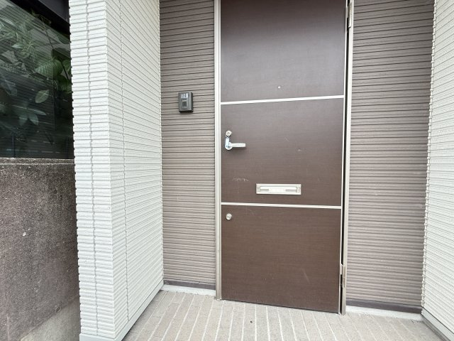 仲田町戸建賃貸のエントランス