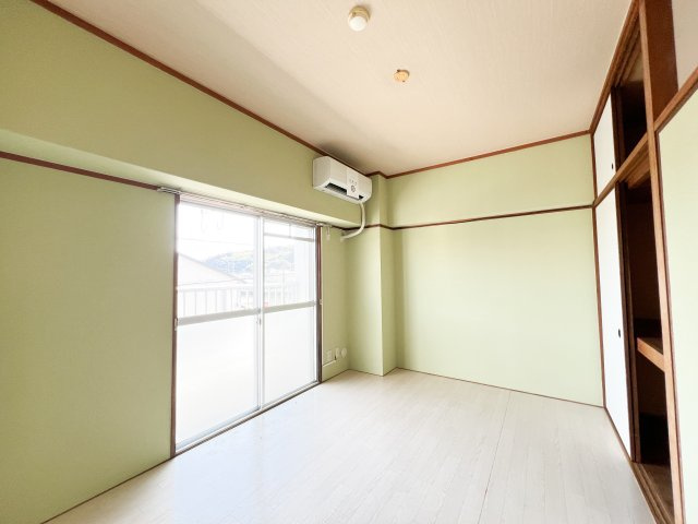 第３山崎マンションの洋室