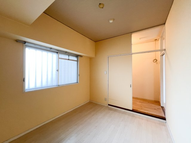 第３山崎マンションの洋室