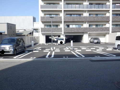 サーパス高知駅レジデンスの駐車場|駐車場：前回募集時/2022年10月の写真     （2022年10月撮影）