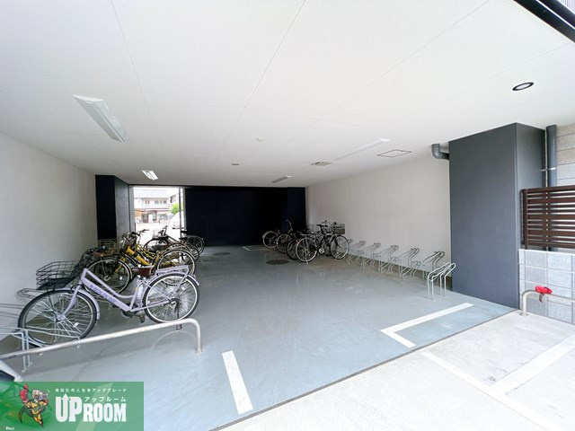 KSMART小牧の駐車場