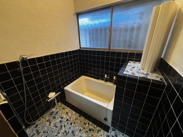 南房総市和田町和田（仲介物件）の浴室