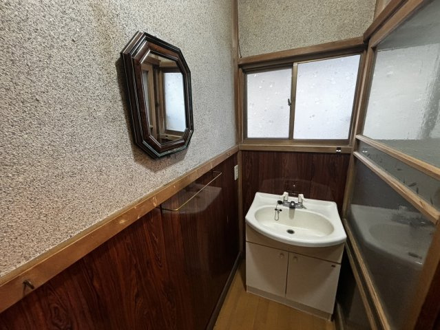 南房総市和田町和田（仲介物件）の独立洗面台