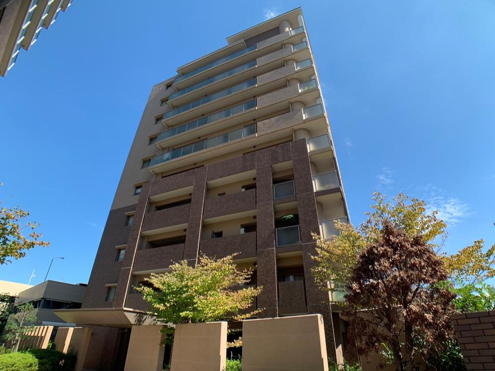 ディーレスティア香里ヶ丘の外観|新しい生活にいかがでしょうか？外観はお住まいの顔になります。こだわりたいポイントですね。水回りリフォームやリノベーションも承ってます。
■現地見学・資金計画相談・住宅ローン相談もお問合せ受付中■