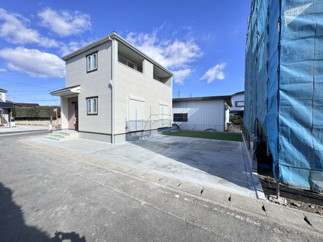 新築　高崎市下佐野町2期　Heartful　Town　１号棟の駐車場|現地写真　駐車スペースは並列2台分可能です！
