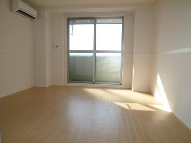 フェニックス スウィートの洋室|洋室