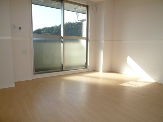 フェニックス スウィートの洋室|洋室