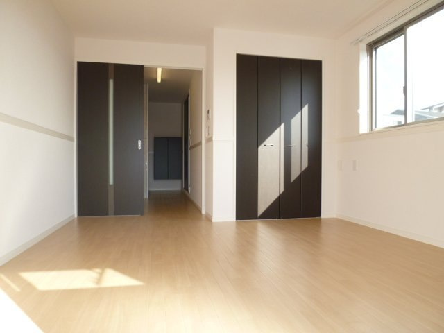 フェニックス スウィートの洋室|洋室