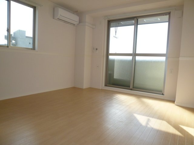 フェニックス スウィートの洋室|洋室