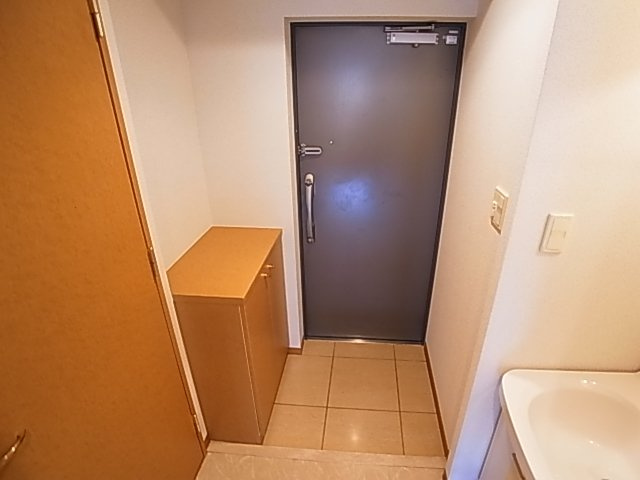 神戸市須磨区大池町５丁目の賃貸マンションの玄関