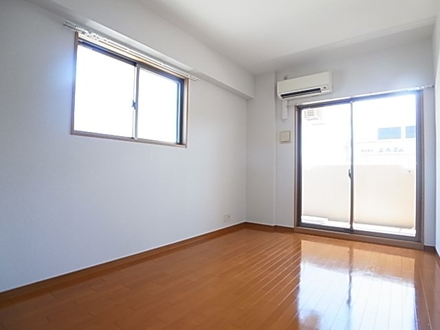 神戸市須磨区大池町５丁目の賃貸マンションの居間・リビング