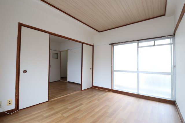 【洋室】 | 小山マンション