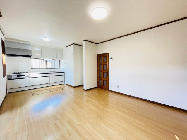 【居間・リビング】 | 熊谷市別府２丁目　中古戸建