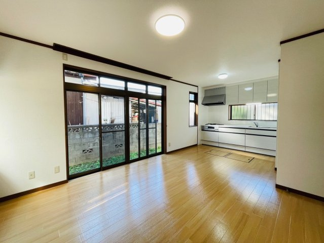 【居間・リビング】 | 熊谷市別府２丁目　中古戸建