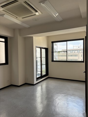 【名東区】LOTUS(ロータス)の内装