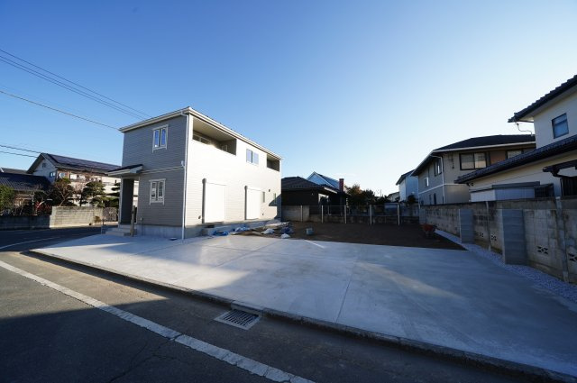 新築　高崎市萩原町1期　Heartful　Town　１号棟の駐車場|現地写真　駐車スペースは並列4台分可能です！
