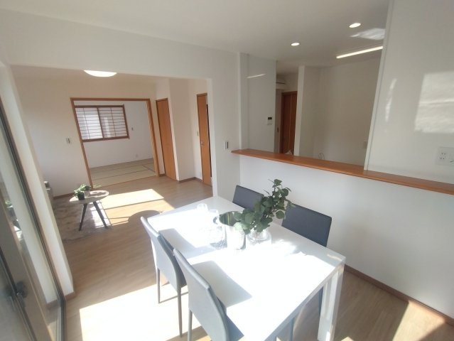 千葉市稲毛区宮野木町戸建③の居間・リビング