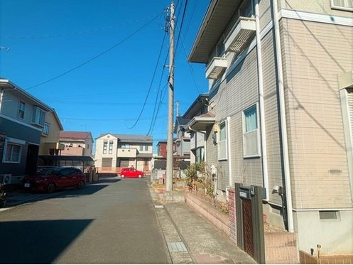 【前面道路含む現地写真】 | 佐倉市石川　中古戸建て | 前面道路写真です
