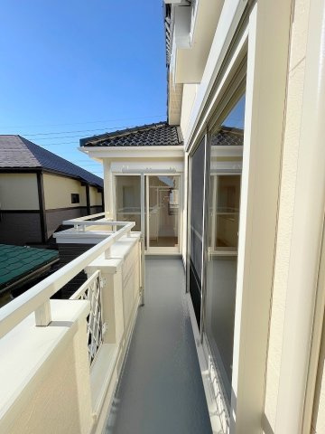 三郷市早稲田6丁目　中古戸建のバルコニー|南西向きバルコニーにて日当たり良好