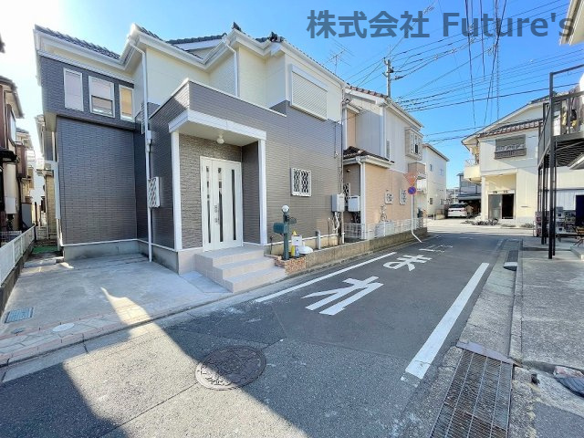 三郷市早稲田6丁目　中古戸建の前面道路含む現地写真|前面道路含む現地写真です。