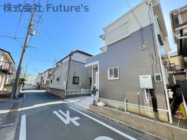 三郷市早稲田6丁目　中古戸建の前面道路含む現地写真|前面道路含む現地写真です。