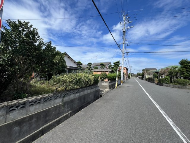 田中東町売り土地の前面道路含む現地写真