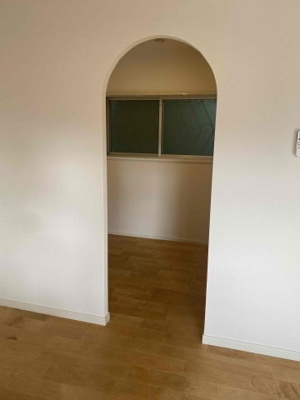 【収納】 | ファミール長居 | アーチ状になっているウォークインクローゼットの入口です！